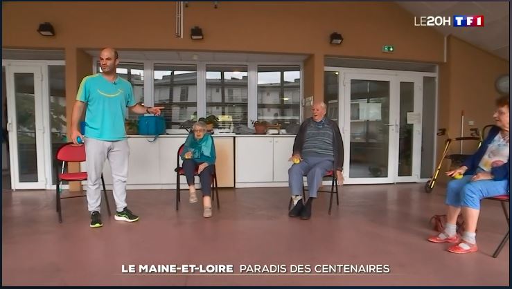 Hier soir, au 20h de <a href="/TF1/">TF1</a> vous avez peut-être aperçu notre collègue angevins Alban lors d'une séance de Gym douce. Le sujet était sur le nombre important de centenaire à Angers, et l'activité physique fait partie des ingrédients pour être en bonne santé !
tinyurl.com/yp7nzj9t