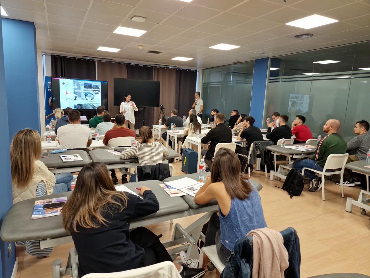 Contamos también con los profesores <a href="/Paulatherapy/">Paula García Bermejo</a> y #danielalonso que estuvieron de apoyo en las prácticas 

➡️ Este próximo sábado continuaremos con miembro inferior de la mano del Prof. Alberto Espinola <a href="/fisioespinola/">alberto espinola</a>