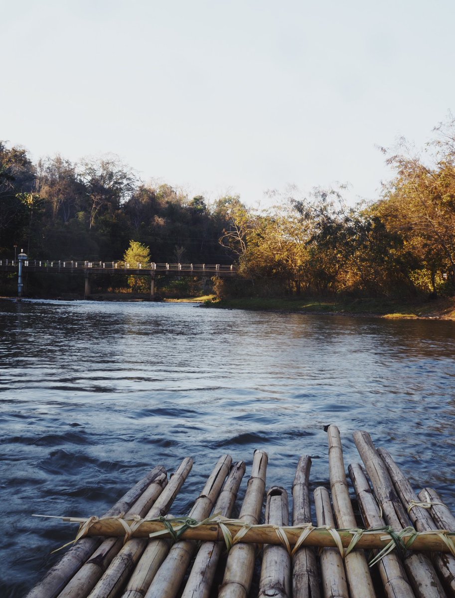 hiddenthread_'s tweet photo. ได้ฤกษ์รีวิวทริปเมืองคอง, เชียงดาวที่ไปเมื่อตอนต้นปีสักที  😅 เมืองคอง หมู่บ้านเล็กหลังดอยหลวงเชียงดาว มีแม่น้ำไหลผ่านกลางชุมชน กิจกรรมหลักๆ ของที่นี่เลยจะเป็นการล่องแพไม้ไผ่ ชมธรรมชาติที่ยัง pure มากๆ กะไปชมsunrise ที่เด่นทีวี ใครอยากชมดอยหลวงเชียงดาวในมุมใหม่ๆ แนะนำที่นี้ https://t.co/5Sn3i588Q9