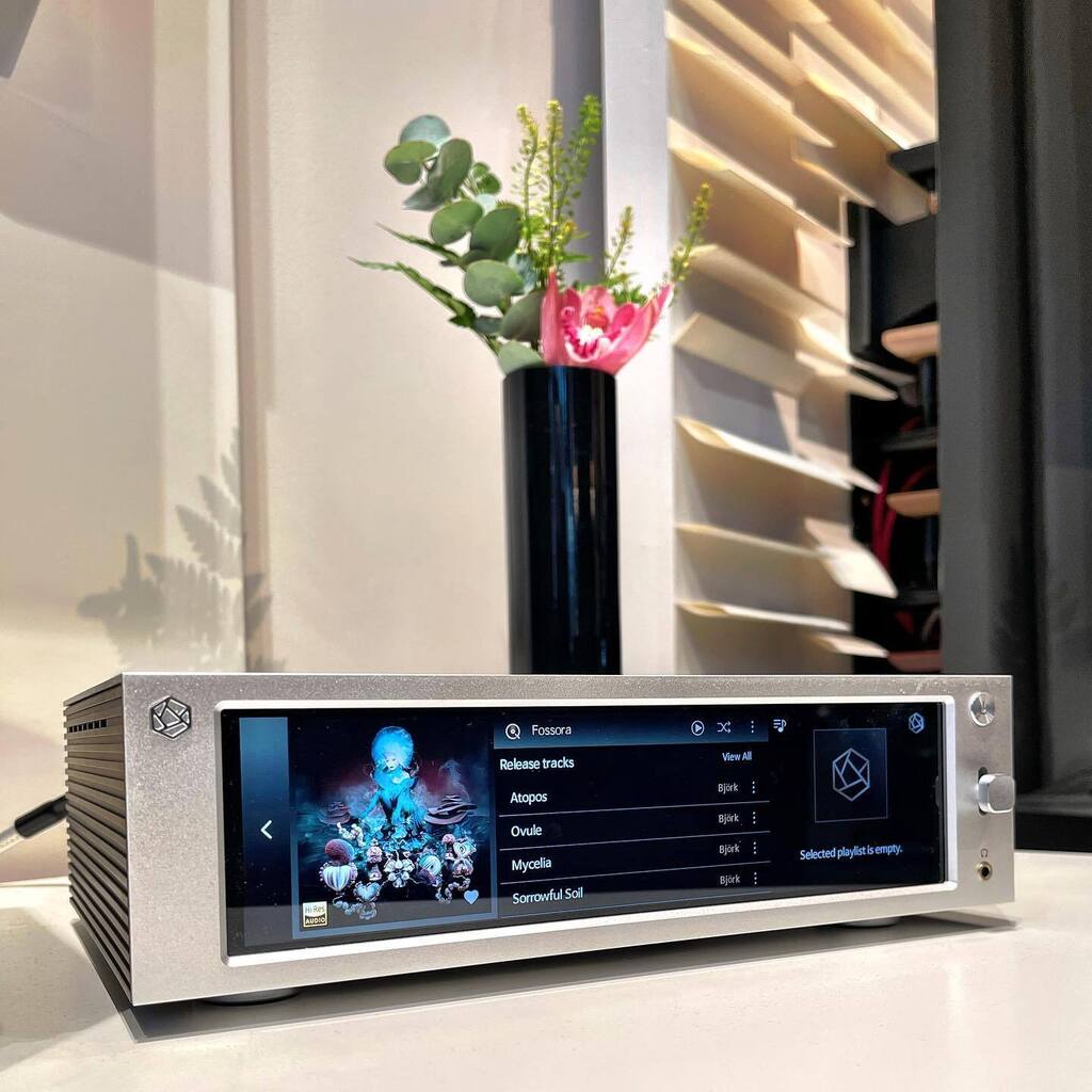AudioVenue's tweet photo. Ultra Compact system at Audio Venue. 
.
#hifirose #hifi_rose #hifirosers201e #rosers201e #networkplayer #mediaplayer #streamer #digitalsystem #compactsystem #compactaudio #streaming #sounds #streamingsystem #compactaudio #audiovenue #ealing #maidenhead #… https://t.co/SySnTCrqpo https://t.co/Sta0ClRRdm