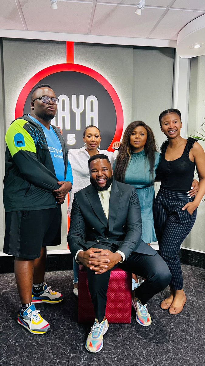 EMMANUELBONOKO's tweet image. The moment you realise that no one owes you anything is the moment you start to work on yourself exclusively because your mindset becomes accustomed to the fact that your success is on YOU and if you flop that’s on you too! @PeaceHyde 🤷🏿‍♂️