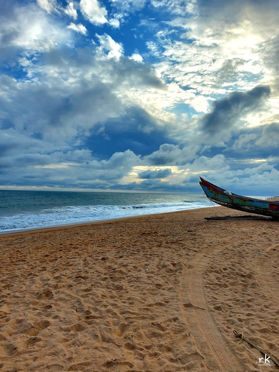 RKlaingar's tweet photo. Have a wonderful week!

#fidjrosse #cotonouBenin #BrandingAfrica https://t.co/qQg6O4lwAF