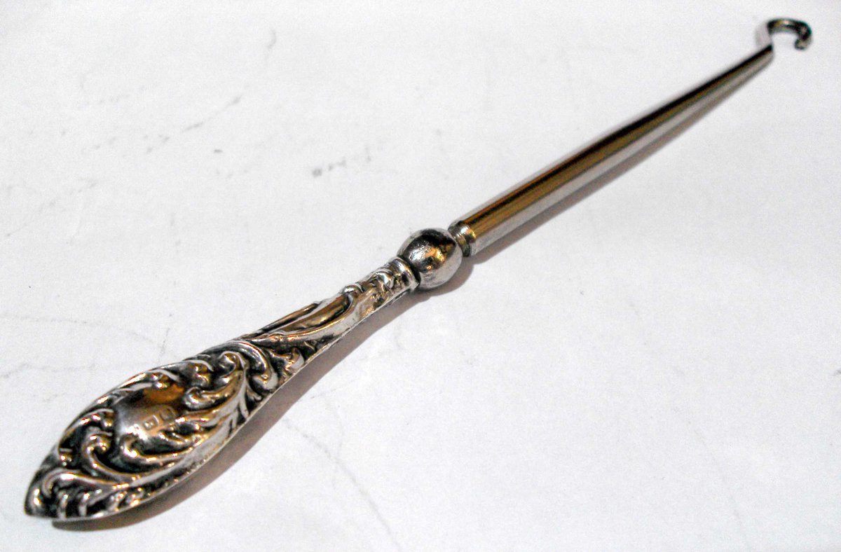 CartersCollecta's tweet photo. #Antique h/mEnglish #Silver🥈 handled #buttonhook No 02
#Offers Welcome
#Free Shipping UK 🆓📦
#InspectAndCollect 🔎😷 🚶
#CCUK4S 012543 #WDYT #eShopsUK #Noths #GiftIdeas #Vintage #Gifts #Shop #Treasure #Tchotchke #MHHSBD #Craft #Green #Christmas
https://t.co/WMo9if90I8 https://t.co/K7QzxC5WVm