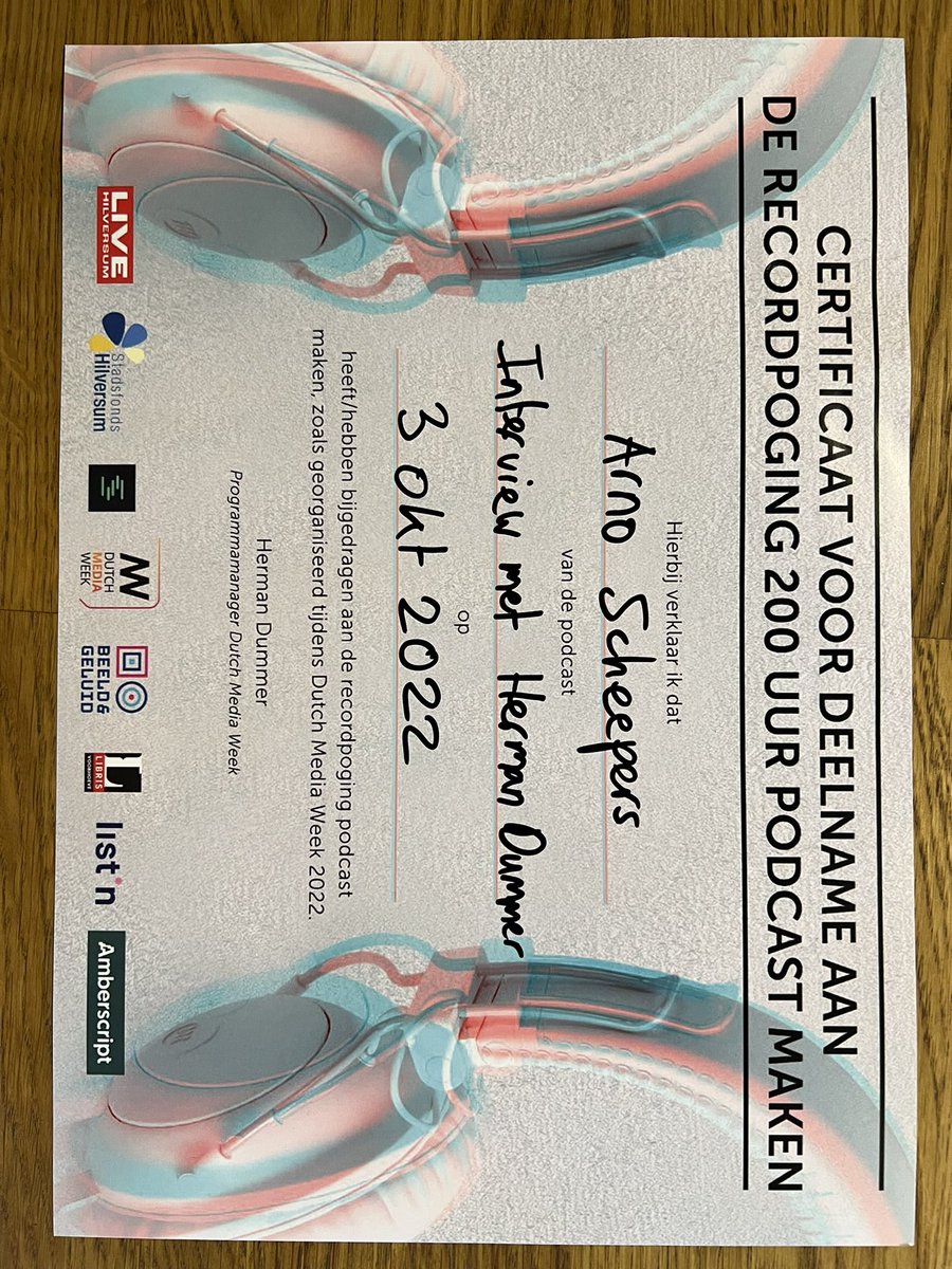 ArnoScheepers81's tweet image. Gisteravond de dag afgesloten met een bescheiden bijdrage aan de recordpoging 200 uur podcast maken. Mooi gesprek met @hermandummer bij @BeeldenGeluid Goede start van de @DutchMediaWeek !!