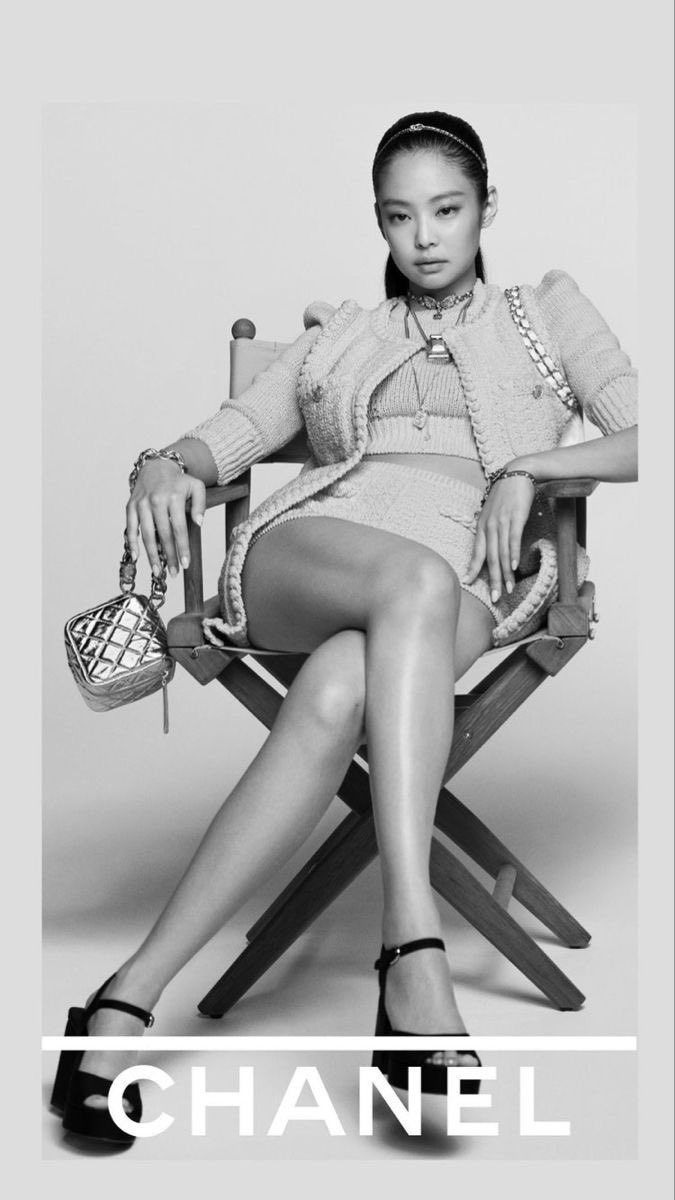 BẬT CHẾ ĐỘ CHỜ KIM JENNIE Ạ!!! Khởi động trend thôi nào.

JENNIE CHANEL TAKEOVER

#JENNIExCHANELSS23
#CHANELSpringSummer
#CHANELShow