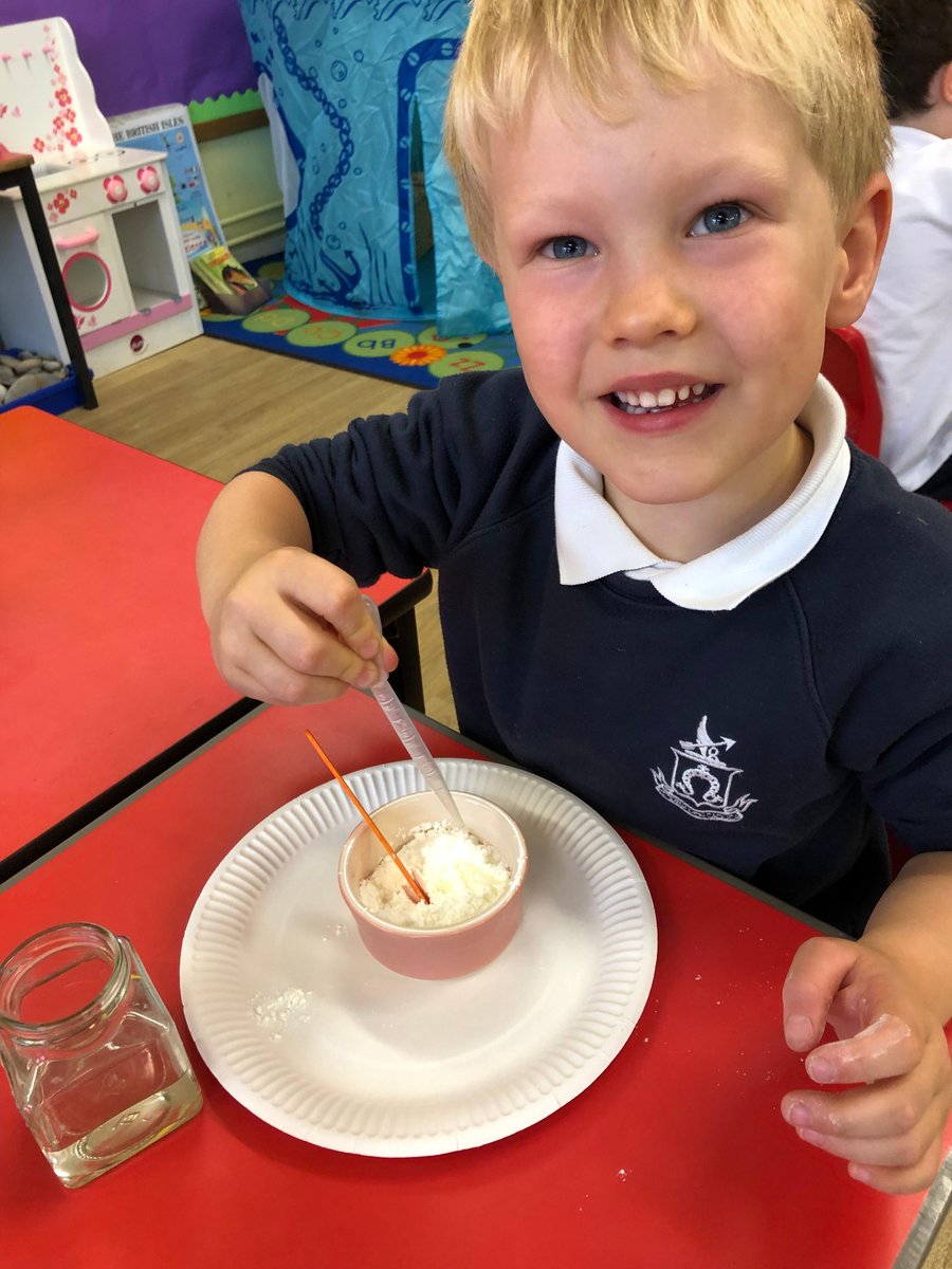 SJBWindsor's tweet photo. It's Super Science Tuesday, and the boys love nothing more than getting stuck in, especially when it involves mixing cornflour, water and food colouring. Join the #SJBscience #SJBfun in #SJBpreprep here: https://t.co/lacvaicGNp https://t.co/FQ3Y7NKP9Z