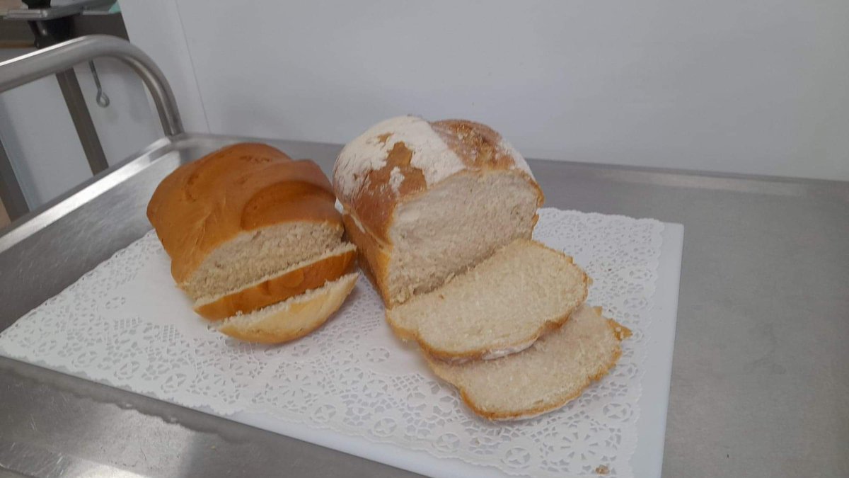 MapleTreeCourt's tweet photo. Bread week. Our fabulous kitchen really did rise to the occasion. Well done xxx https://t.co/TbL5QuPE4h