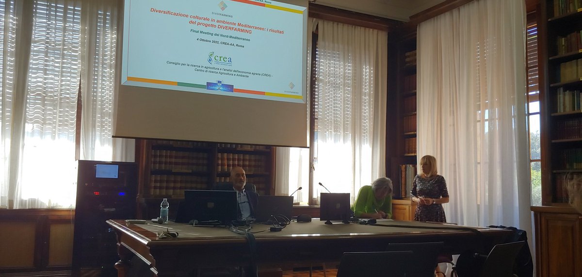 Vieltien's tweet photo. Ready to start! @diverfarming final meeting in Italy, with the beautiful scenery of the ancient library of @CREA_Ricerca! @DiverfarmingIT1 @ale_trinchera @robertafarina67 @ClaudiaRM78 @SilviaVanino https://t.co/RgK8fFTMAQ