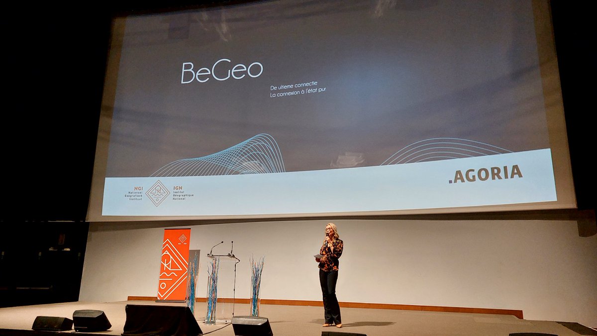bartmeert's tweet photo. En we gaan van start met #BeGeo22 @NGIGN_BeGeo @Agorianl Full house deze ochtend op #Brusselsexpo https://t.co/jMwMqkBlqr