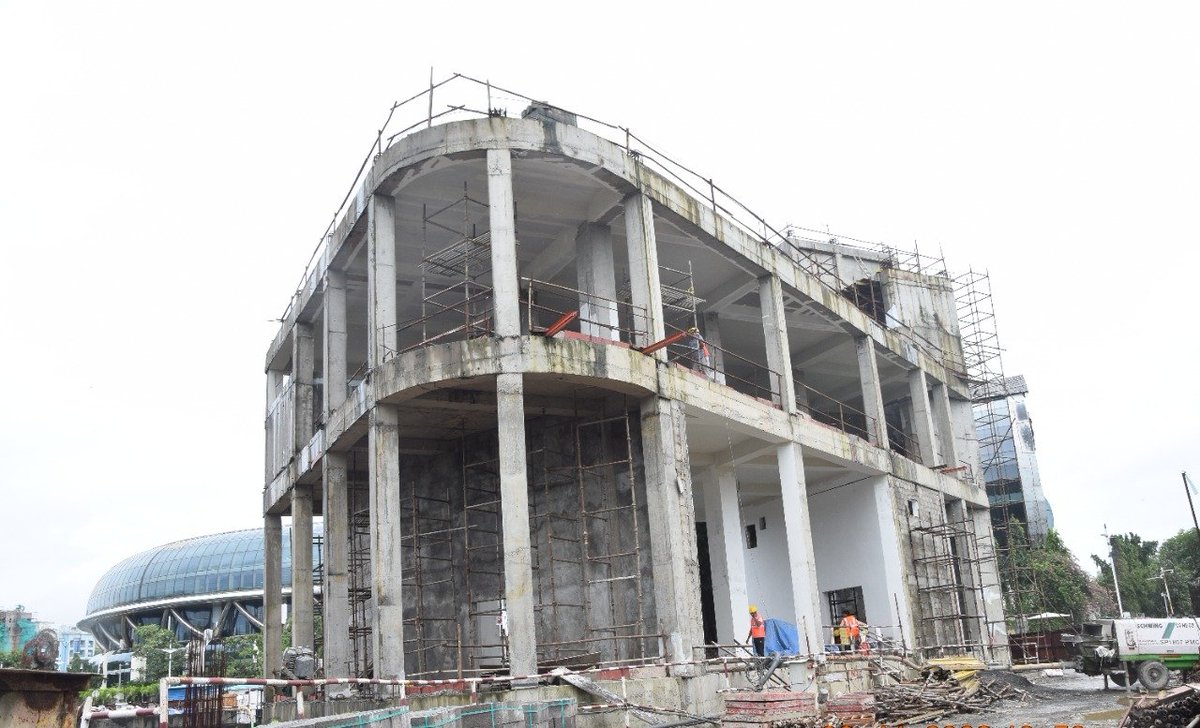 ut_MoHUA's tweet photo. Mumbai Metro3 - Overall 84% #civil work has been completed in #package6. #Works related to #Tracklaying #Escalators #Powersupply are in progress.
#Mobility #Development @MumbaiMetro3 https://t.co/WLzJSEaBzw
