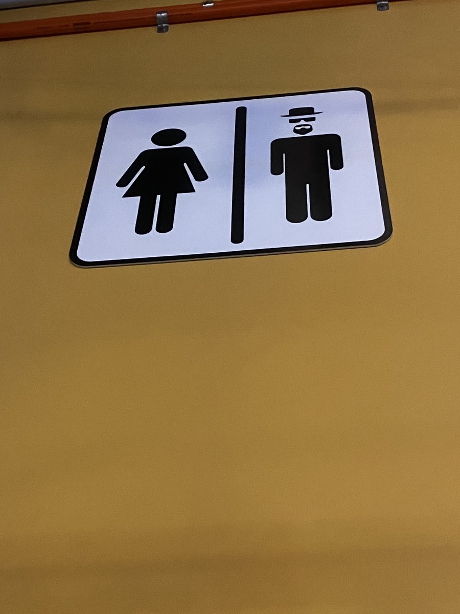 Called in the local ⁦<a href="/MexicaliFresh/">Mexicali Fresh 🌮</a>⁩ tonight &amp; noticed this sign to the toilets. Definitely Heisenberg/Walter White from Breaking Bad, right?