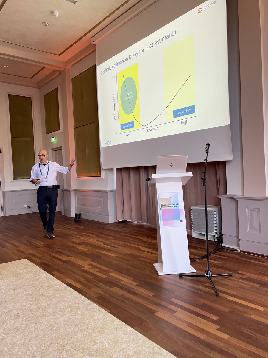 nesma_org's tweet photo. Daniel Saroff, ⁦@IDC⁩ presenting at the IT Cost Management Summit in Haarlem https://t.co/7LA2cbt13D