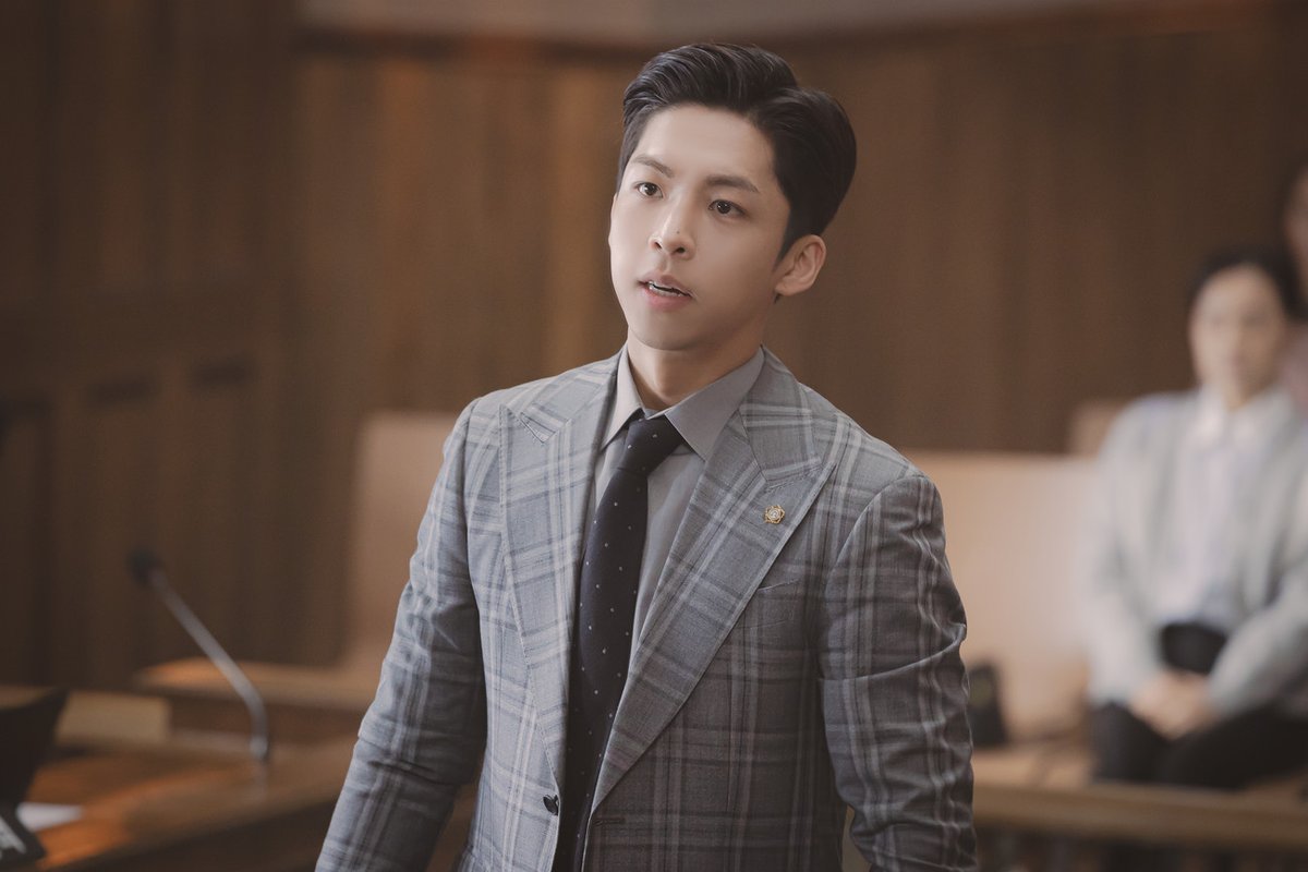 Tada! Did you guess it correctly? Our next giveaway’s goodies are signed by the one and only Kwon Min-woo playing actor Joo Jong-Hyuk!😍 Only 1 lucky winner will be chosen, so be sure not to miss out!

#KwonMinWoo #JooJongHyuk #TacticianKwon #ExtraordinaryAttorneyWoo #giveaway