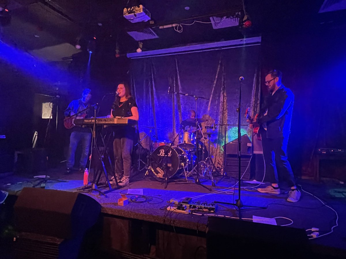 DeptfordGreen's tweet photo. @DeptfordGreen certainly does have soul … and rhythm and a sweet sweet singing voice. Well done to the The Sundries band for an excellent gig at The Amersham Arms #mrallen #msplayer and #mrknight @youdontsparkle https://t.co/enXCMKrsJj