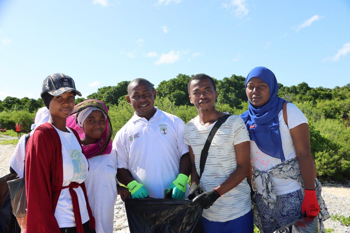 Vous êtes jeunes diplômés avec Master + 2 ans d’expériences ou Licence + 2 ou 3 ans d’Expériences. Le PNUD Corporate a lancé un programme de recrutement pour vous. Date limite le 12 octobre. Cliquez sur ce lien pour postuler : undp.org/careers/types-…