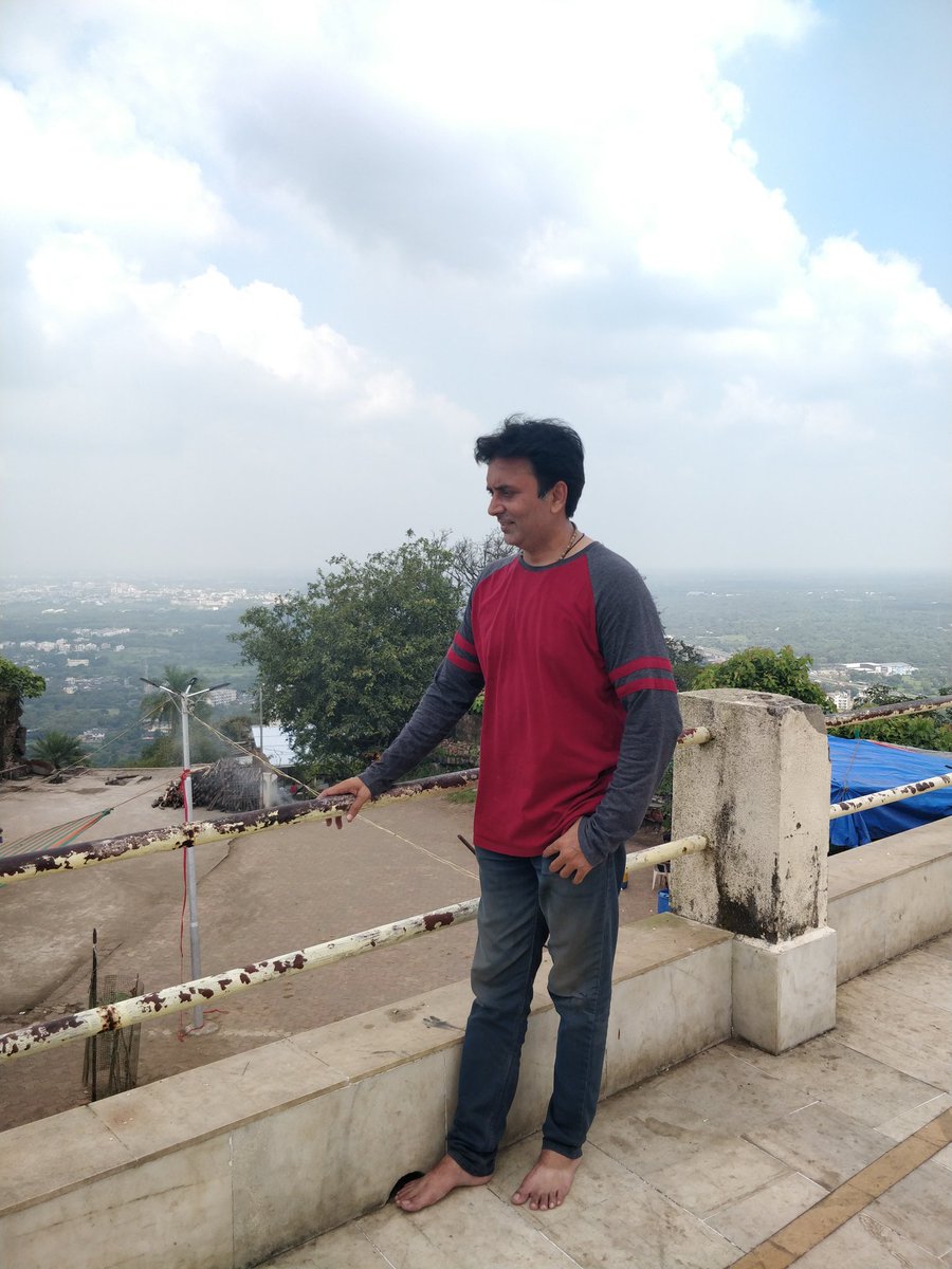 hemirdesai's tweet photo. Visited temple of #MaaDurga at #Parnera #Valsad

#MaaAmba
#Gujarat 
#MahaNavami https://t.co/BMNeSXBfLD