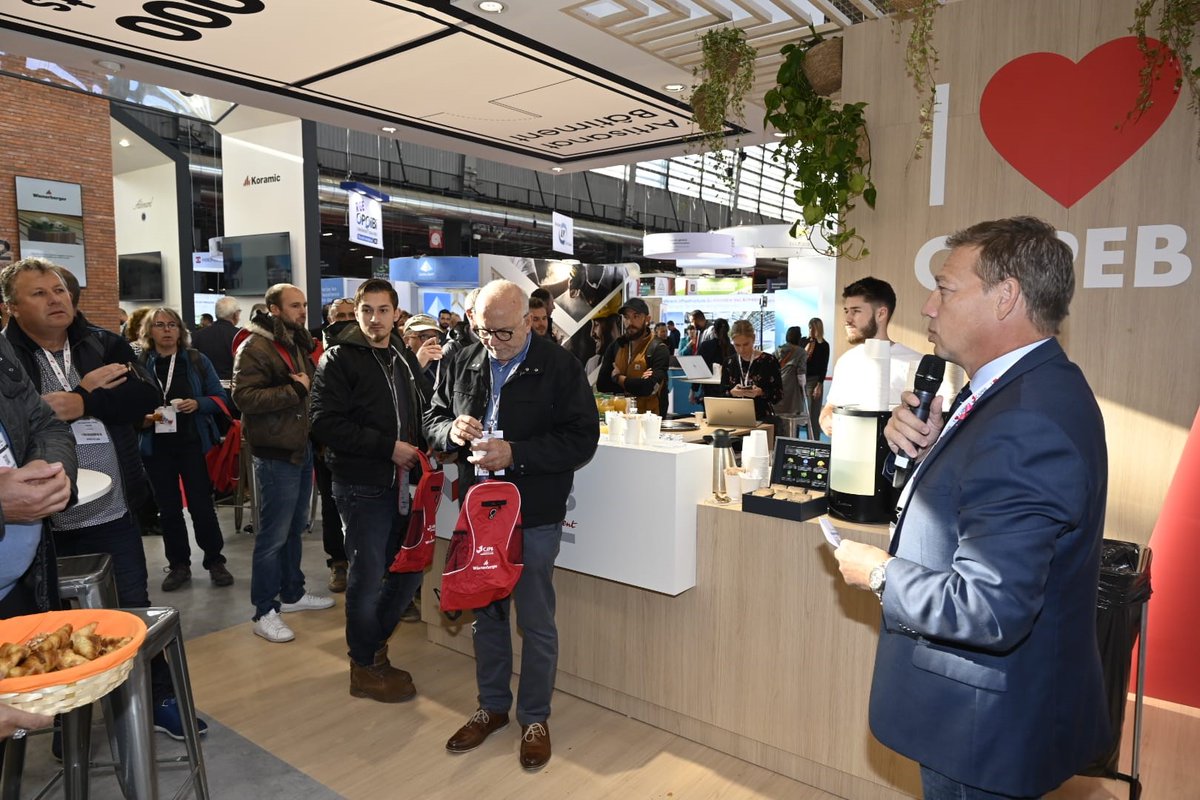 capeb_fr's tweet photo. #Batimat2022 👋 La CAPEB souhaite la bienvenue aux délégations de la @Capeb88 de la CAPEB Marne et de la @CAPEBAUBE sur @Batimat ! https://t.co/wG8SqBOOhY