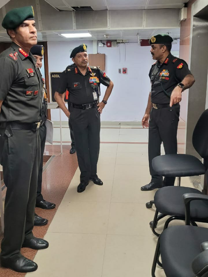 adgpi's tweet photo. Lieutenant General BS Raju #VCOAS visited Sena Bhavan, #NewDelhi and was briefed on various activities being undertaken as part of #SpecialCampaign 2.0.

#IndianArmy https://t.co/2jSaV0xwby