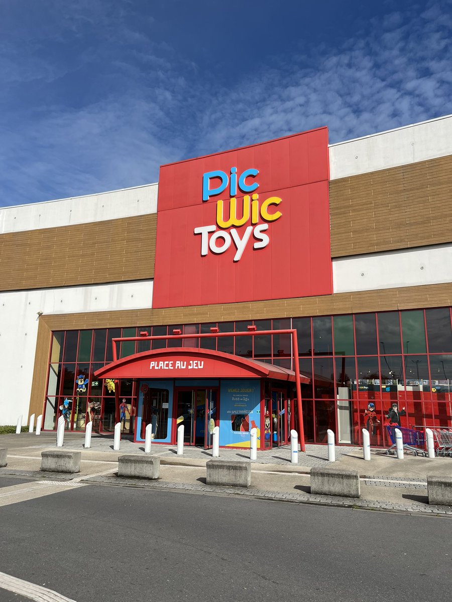 #Tousmobilises avec #poleemploi #lomme @PicWicToys recrute des employés de magasin pour la période hivernale 🧸🎁🎮 ! ➡️🔝2 candidats démarrent une immersion dès ce jeudi ! 👏 <a href="/SylvieMaeseele/">Sylvie Maeseele</a> <a href="/DoleRudy/">Rudy Dole</a>