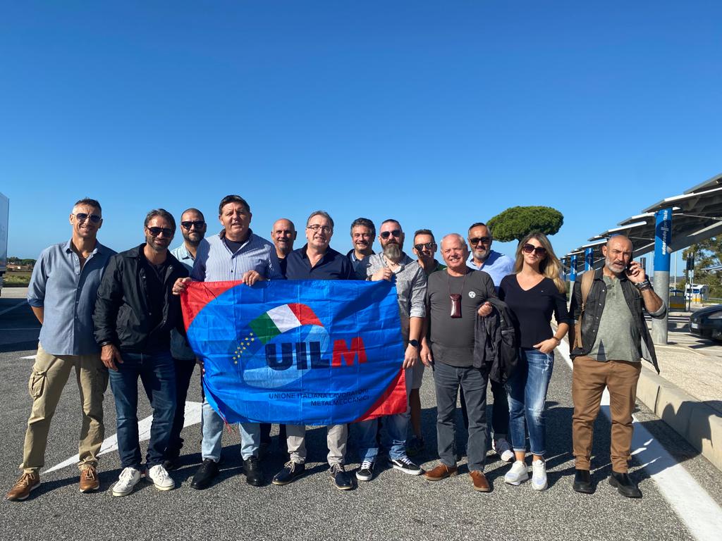 UilmP's tweet photo. In  viaggio verso Roma con una parte della nostra delegazione per il Congresso della @UilmNazionale
 "CON NOI. Per gestire il cambiamento.Per il Lavoro sicuro".
@Fusco__Lorenzo @landi_ilaria @vincenzorenda4 @bartolommei2 
#uilm https://t.co/IL7OItG9yi