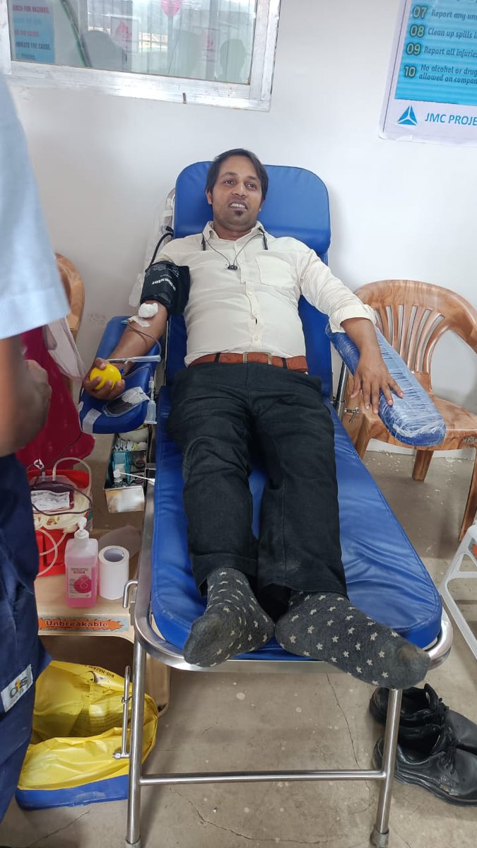 aks_kushi's tweet photo. #Proud_Movement!#रक्तदान_महादान 'प्रवासी भारतीय मदद समूह निस्वार्थ'
आप पर गर्व करता है, हमे गर्व है की आप प्रवासी भारतीय मदद समूह निस्वार्थ की अहम सदस्यगण मे से एक हैं और उस संस्था का मै हिस्सा हूं यह भी मेरे लिये बहूत बङी बात है! आप जहा रहें खुशहाल रहें और ऐसे ही मदद करते रहें https://t.co/IEI8KTxr8J