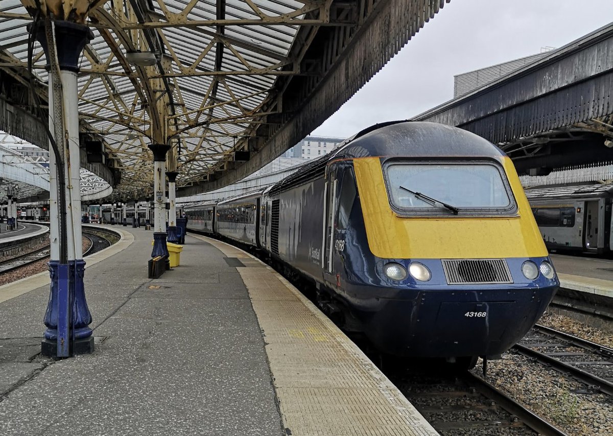 DownOnTheStour's tweet photo. 46 years on and they're still powering down mainlines up and down the country 💪

Happy 46th Anniversary in service HST. Still one of the greatest designs of trains manufactured in the UK 🥳

#HSTday #class43 #intercity125 #class255 https://t.co/20Bt4yaZmn