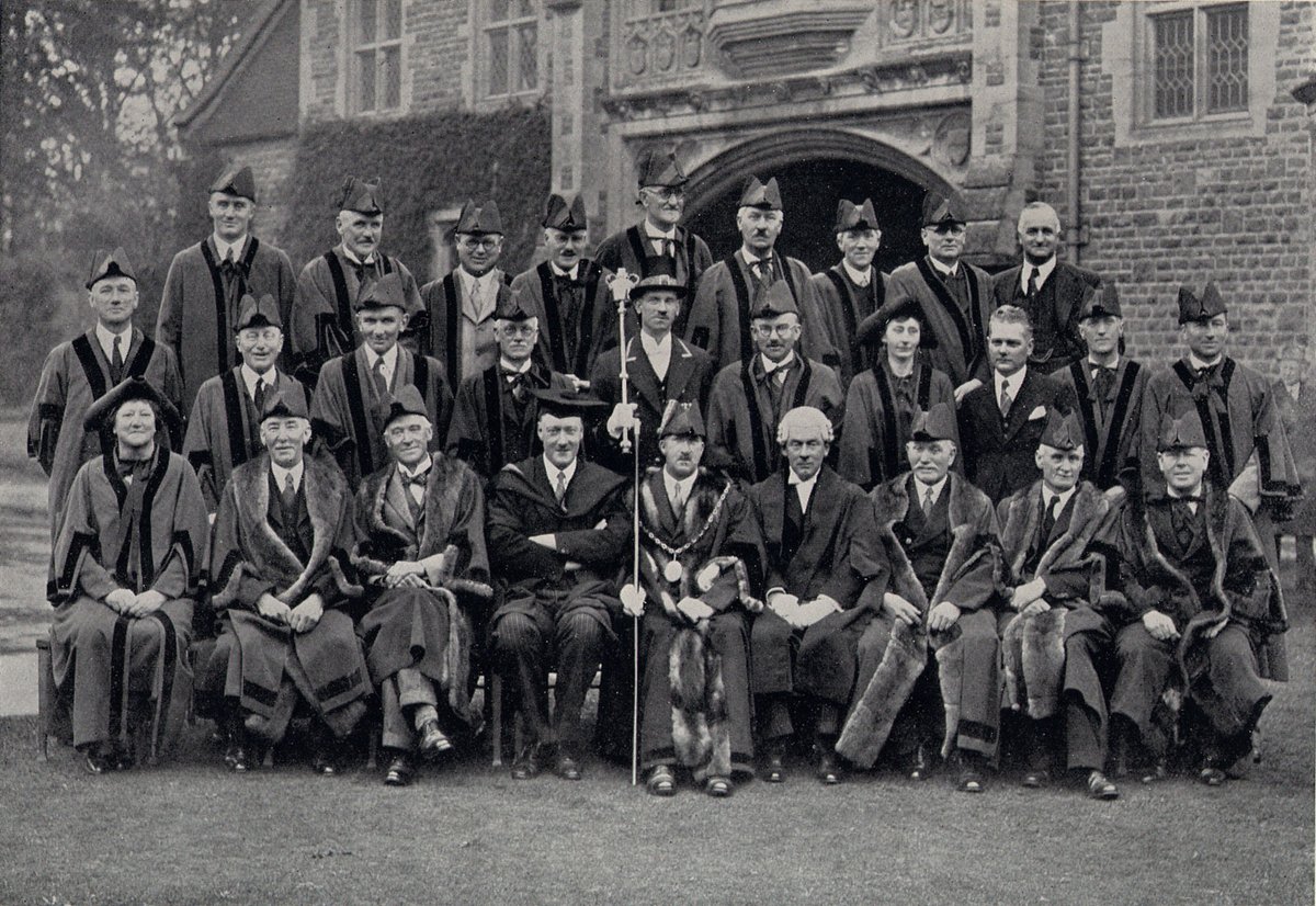 CharterhouseAr3's tweet photo. Since the School's move to Godalming in 1872 several members of the teaching faculty have served on the Town Council, including Philip Cawthorne Fletcher who served as Mayor in 1924, 1930 & 1936.
@explorearchives
#EYACommunity https://t.co/Bzlbzb9ACF
