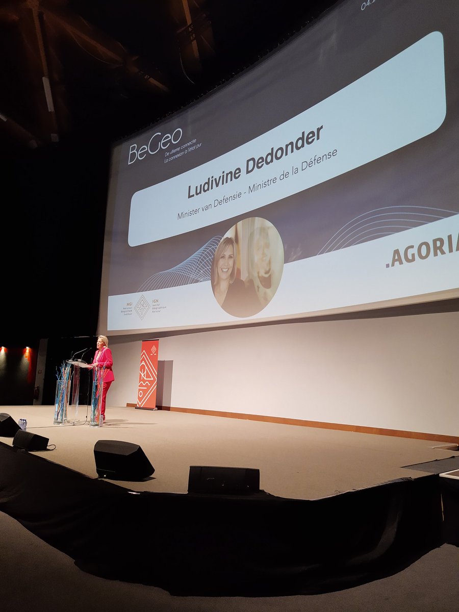 NGIGN_BeGeo's tweet photo. Officiële opening van #BeGeo22 in aanwezigheid van Defensieminister @DedonderLudivin samen met NGI Administrateur-generaal Ingrid Vanden Berghe & keynote speaker @ton_zylstra over de mogelijkheden en de uitdagingen voor de uitwisseling van data, waarvan geo een van de pijlers is https://t.co/fTrir7wVeC