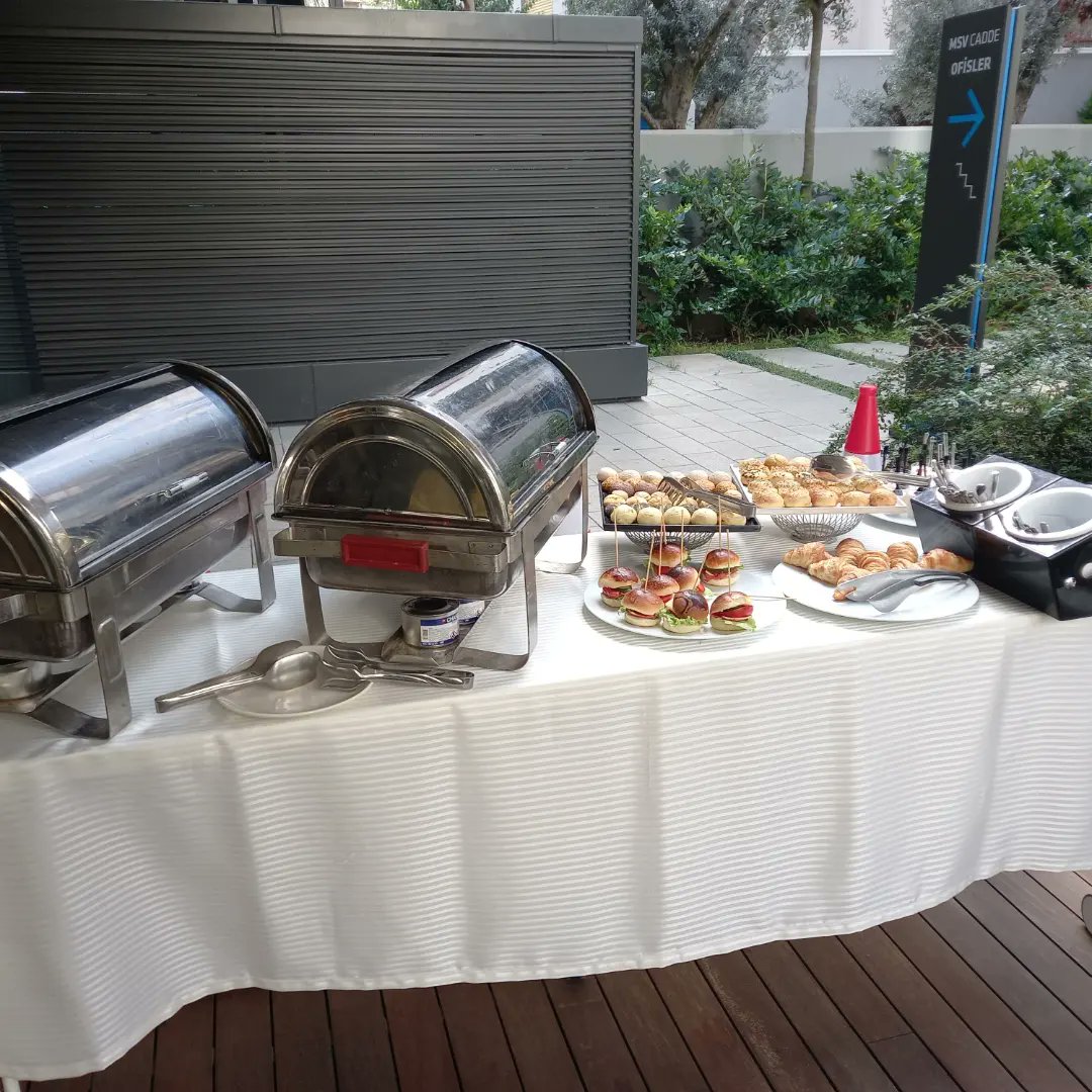 lobbyevent's tweet photo. Paşabahçe Erenköy Mağazası'nda Dünya Mimarlar Haftası'nda düzenlenen çiçek workshop'larına lezzetlerimizle destek oluyoruz.

@Lobbyeventfactory @Lobbyiletisim #etkinlik #etkinlikyönetimi #etkinlikplanlama #event #eventmanagement #eventplanning #eventturkey #turkeyevents https://t.co/PehxH8uhGo
