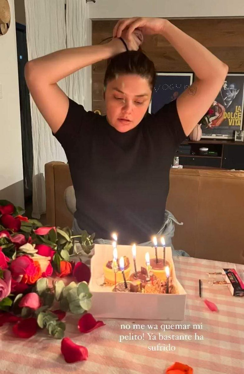 Susej_oregon's tweet photo. Feliz cumpleaños reyna 💙🎊🎈🌹
@yuriregios @yuritaflowers https://t.co/EcTp4wOs2P