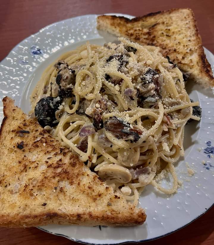 gardner_diner's tweet photo. Just some absolutely flavorful Kiniing smoked pork pasta dropping by your feed to help fire up your #TastyTuesday 🍝💨🔥

#food #foodphotography #pasta 

📸 JCarlo's / Lakwatserong Irigenyo https://t.co/JvFg5ssZ9A