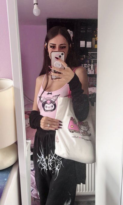 going shopping c: https://t.co/xtElr8SWgE