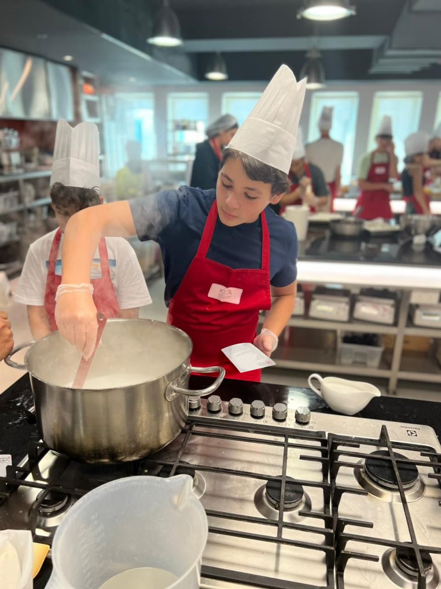 SwissIntl's tweet photo. Developing skills for life for our #boarding students this weekend! A trip to the International Centre for Culinary Arts, opportunity for a hands-on experience of preparing a menu &amp; working in a busy kitchen. A very tasty experience! #Boardingschool #BoardingschoolDubai https://t.co/iYZKRI2LVV