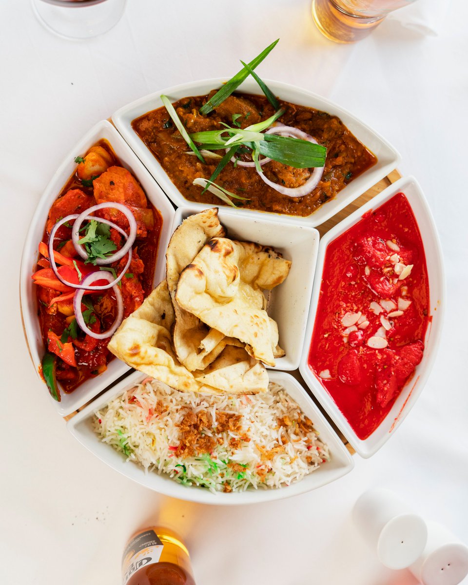 LeRaajIndian's tweet photo. Pick your section....👀
The good news is you don't have to with our sharing dish! Delve into every corner with our warm naan bread and try out each flavour! 
If you have already tried this, we want to know what is your favourite section. 🤤 https://t.co/f2Az3a1OLu