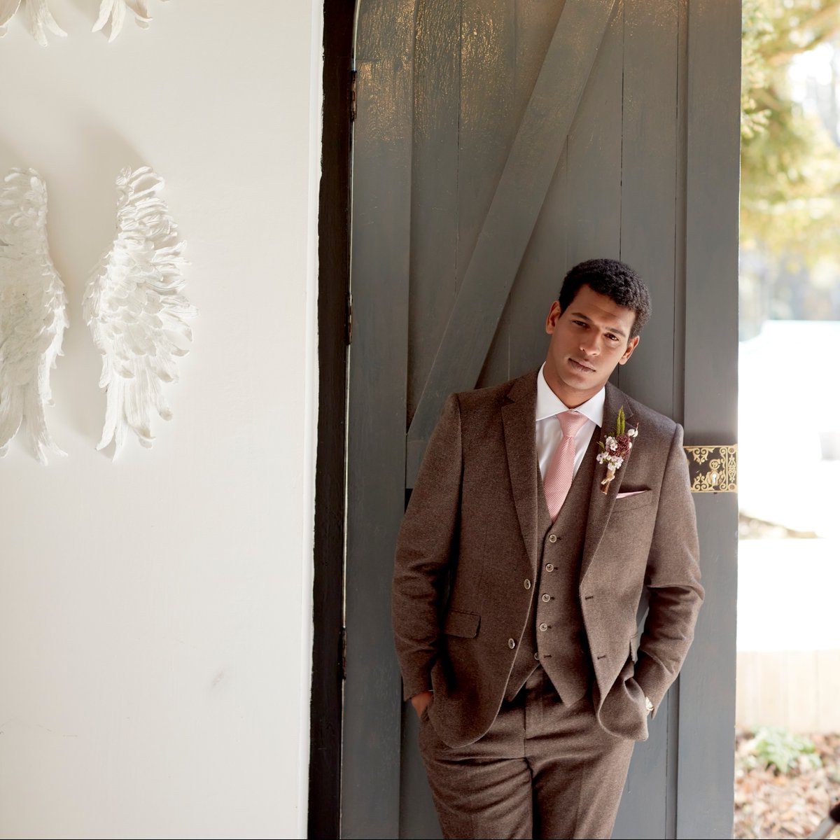officialskopes's tweet photo. Our Jude brown tweed herringbone suit makes the perfect choice for a winter wedding! 

https://t.co/8MjDh2wLhA

#winterwedding #weddingsuits #tweedsuits https://t.co/0x3EdOb6dN