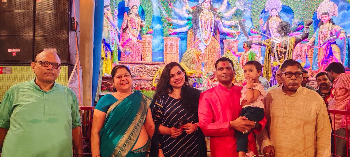 ipskumarashish's tweet photo. सर्वभूता यदा देवी भुक्तिमुक्तिप्रदायिनी ।
त्वं स्तुता स्तुतये का वा भवन्तु परमोक्तयः॥
💐🙏🏻💐🙏🏻💐🙏🏻💐🙏🏻
आप सबों को सपरिवार #दुर्गा_महानवमी की हार्दिक शुभकामनाएं। #माँ_सिद्धिदात्री हमें यश, आरोग्य, धन,धान्य ,सुख, शान्ति, समृद्धि, स्वास्थ्य एवं सुदीर्घ जीवन प्रदान करें।🙏🏻
#DurgaPuja https://t.co/2Lj7pQfO4V
