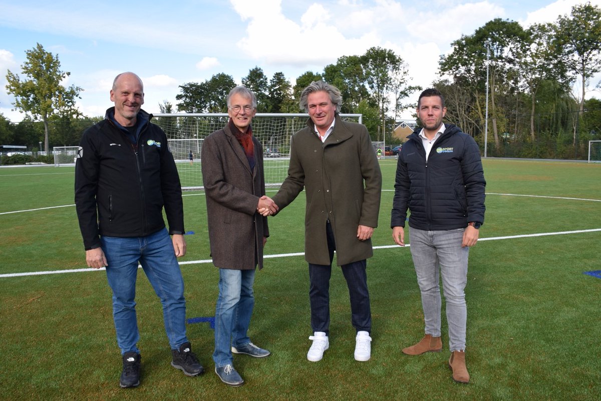 Afgelopen zomer is het kunstgrasveld op sportpark Oosterwei, thuisbasis van <a href="/jodanboys/">C.v.v. de Jodan Boys</a>, volledig gerenoveerd. ⚽ Veld 4 is een openbaar veld en wordt volop gebruikt door de genoemde vereniging, maar ook door de bewoners van de omliggende wijken. <a href="/m_bunnik/">Michiel Bunnik</a> <a href="/sportpuntgouda/">SPORT•GOUDA</a>