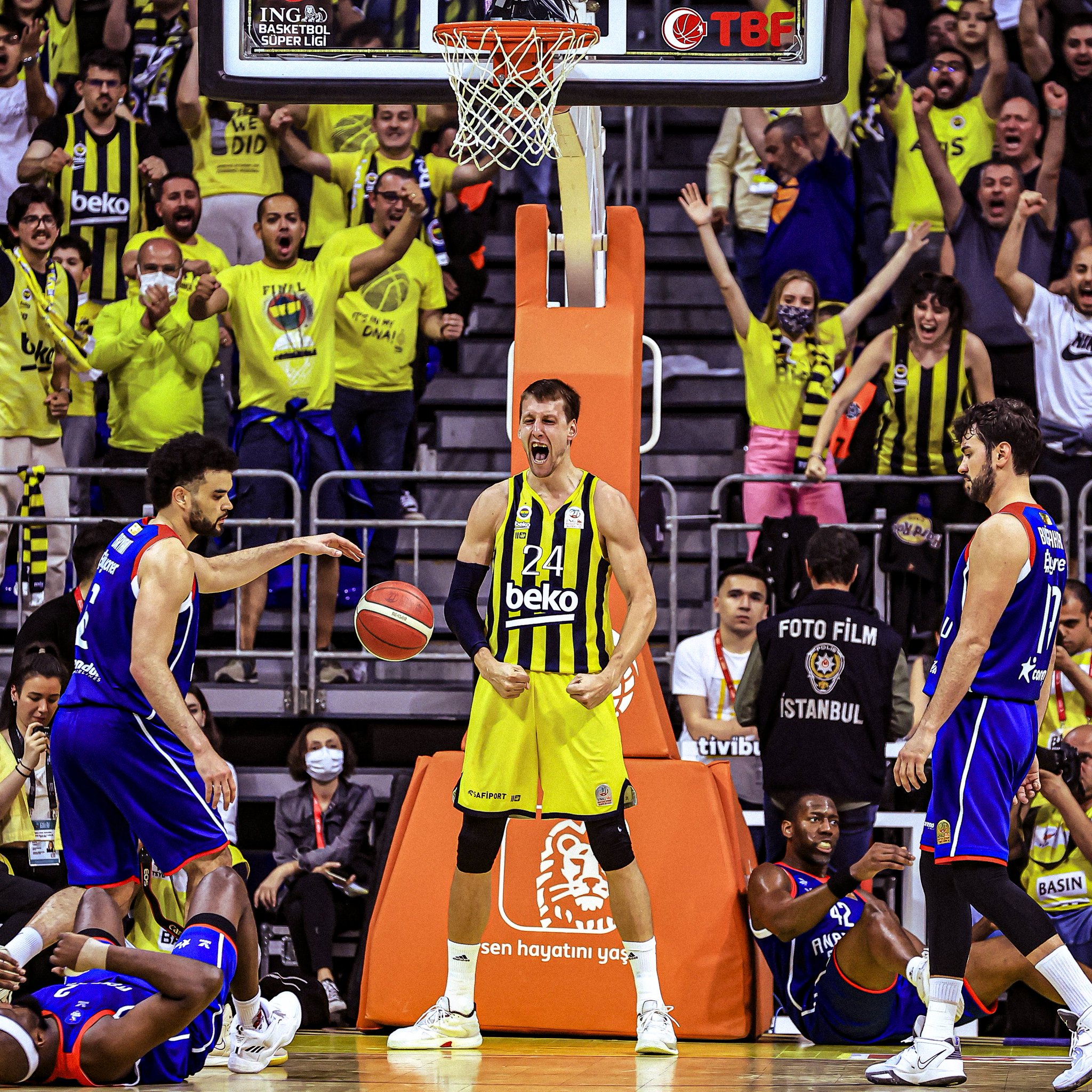 Do Deka On Twitter Jan Vesely Fenerbah e deki Ilk Iki Y l mda 