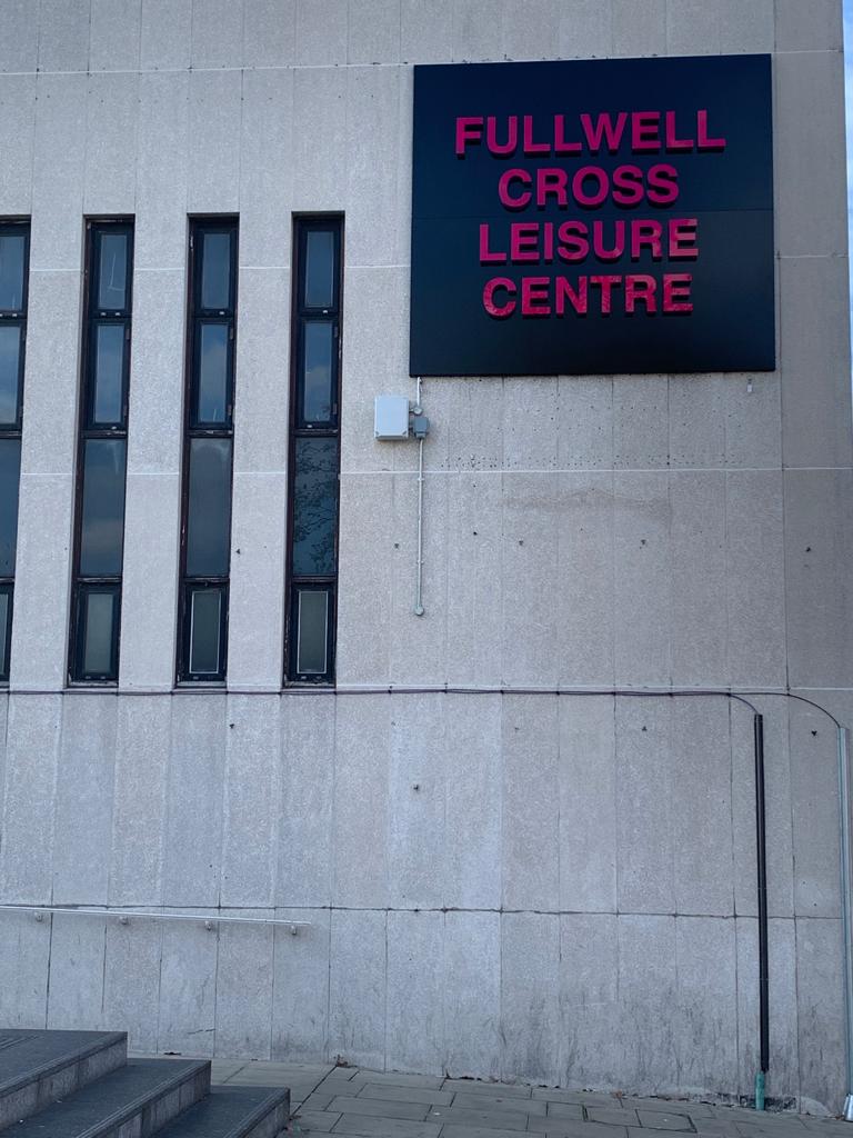 Hello Barkingside!!! Our mobile testing van is at @FullwellCross Leisure Centre providing rapid, free and confidential HIV testing. It only takes a finger prick to #knowyourstatus. Come and see for free condoms and sexual health advice @londonftci @RedbridgeLive