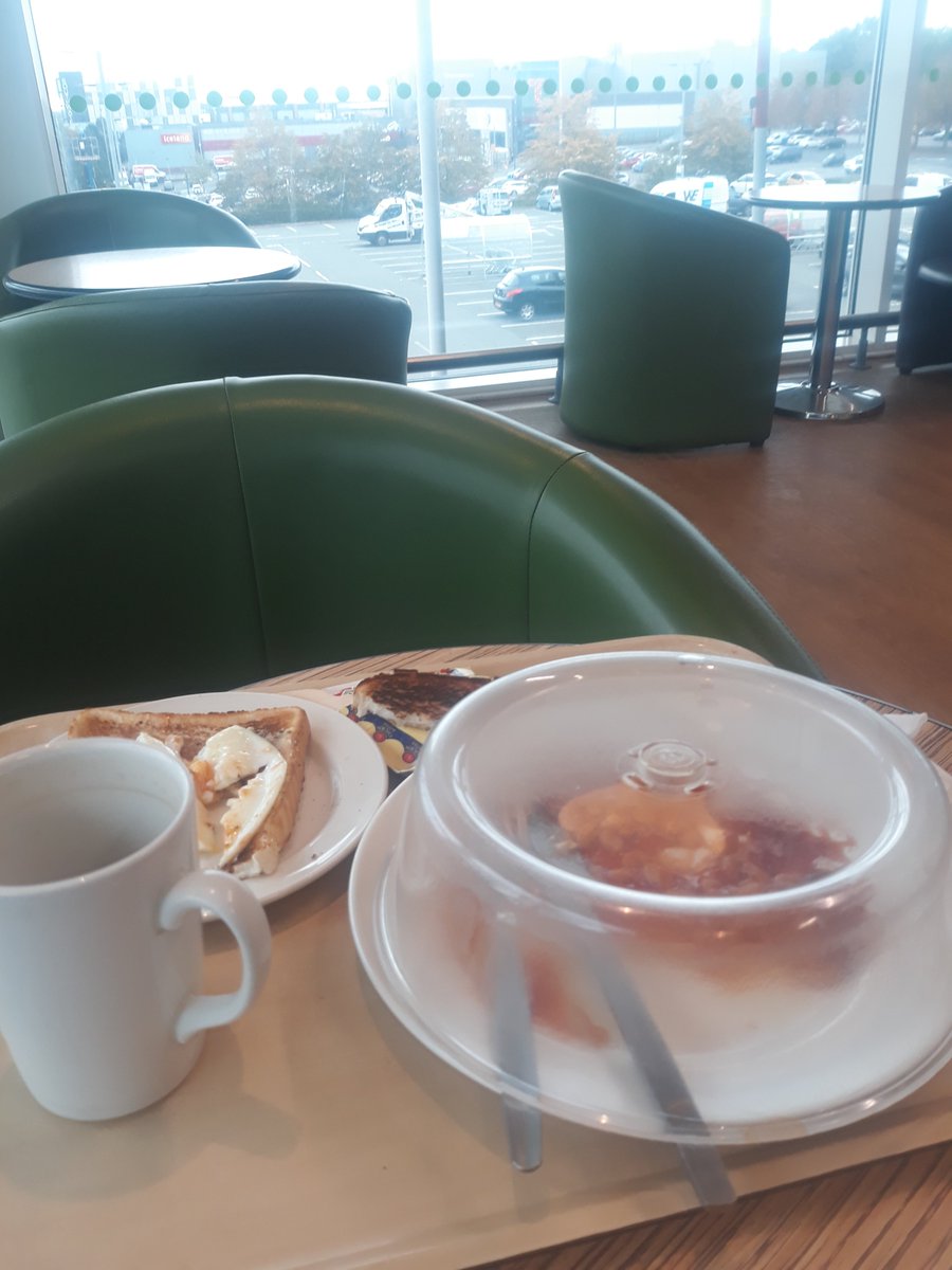 beckarellah's tweet photo. Top of the morning to y'all. 
My mini good morning breakfast &amp; POV right now. Lovely jubbly 😋 https://t.co/rwQO1L9Tew