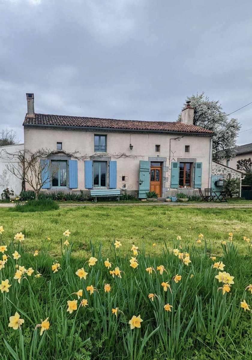 HouseSitMatch's tweet photo. NEW & URGENT #petsitting opportunity in #France π«π·
Stay in this beautiful cottage, 10th-19th October, and dogsit 1 #labradoodle πΆ
Click the link to apply ASAP: https://t.co/7rJj7MU8jq
#dogsitting #housesittingjobs #trustedpetsitters #trustedhousesitters https://t.co/n3rCvXJuIf