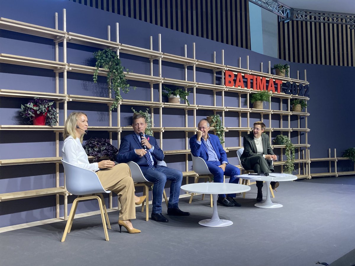 #Batimat2022 🗣️ <a href="/reponcapeb/">Jean-Christophe Repon</a> participe à la conférence « Comment se former à un métier qui n’existe pas encore ? ». L’occasion de rappeler que le tissu économique du #bâtiment est composé à 95% d’entreprises artisanales.