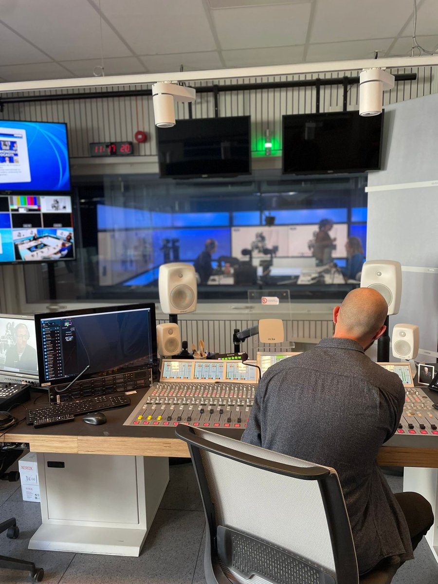 ASBLissimo's tweet photo. 📻 ASBLissimo passait à la radio hier dans l’émission #TendancesPremières sur la @lapremiere !

Merci à la @RTBF  pour l'invitation !
https://t.co/KC6oBDBs4s 

#asbl #salon https://t.co/4CVC9nFRiH