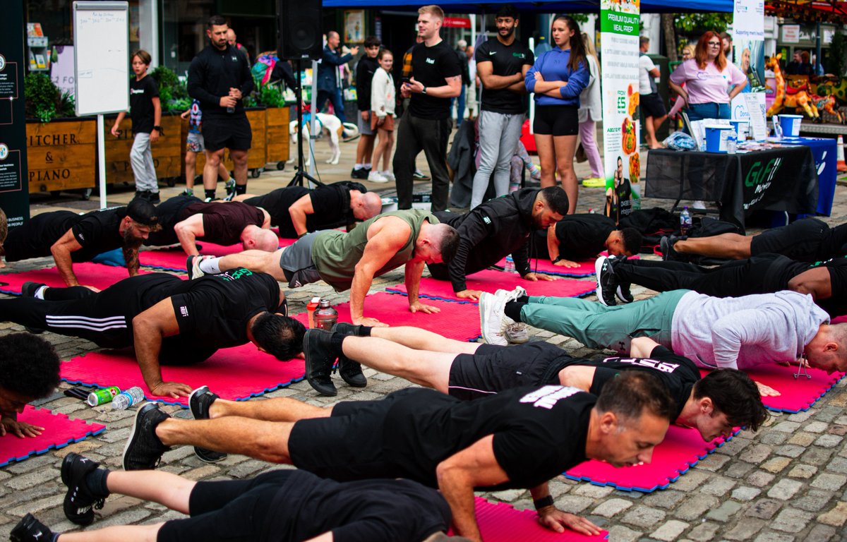 ENHHCharity's tweet photo. Hertfordshire firefighter and Go Fiit Nutrition owner, Andrew McKenzie and his team smashed the 14,000 Challenge by completing an incredible 20,000 push-ups in Hitchin’s Market Square in just three hours 🙌🙌🙌

You can still support the team at: https://t.co/hZffqZlI9f💪 https://t.co/bVpbHfTJY6