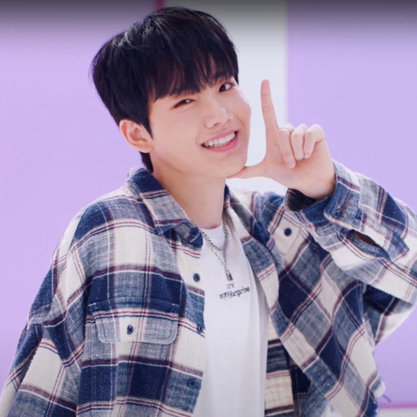 hourly junkyu tweet media