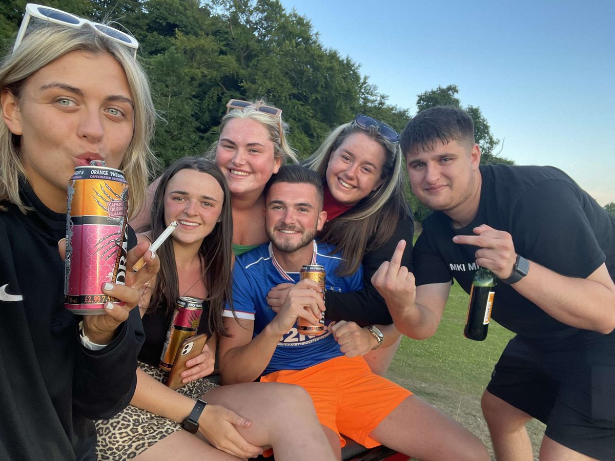 paulsmith1717's tweet photo. Happy birthday @amyboyd0👍🏼 have a cracker mukka x https://t.co/C0DSpFEpIH
