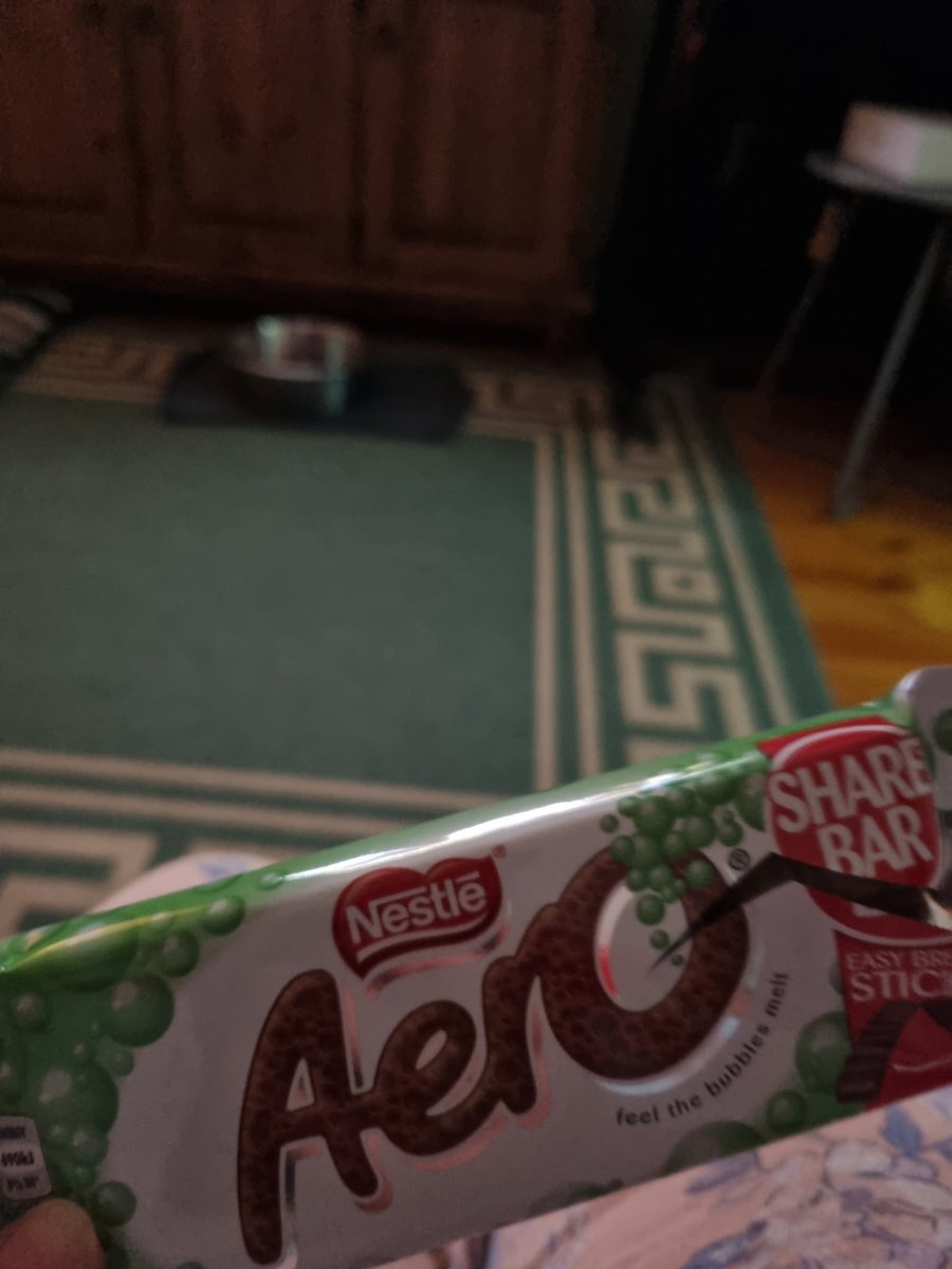 annie333333333's tweet image. Been a long day. Only Aero will help. And nope not sharing 🙂 #getinmabelly