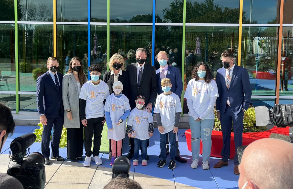 MarioLemieuxFdn's tweet photo. Today the Lemieux Foundation announced a $5 million gift, with a matching gift from @upmc, to @ChildrensPgh to establish the The Mario Lemieux Institute for Pediatric Cancer Research. 

Thank you to all of our supporters for making this possible! More:

https://t.co/BGnpbbL4BT https://t.co/6gTTiyblk1