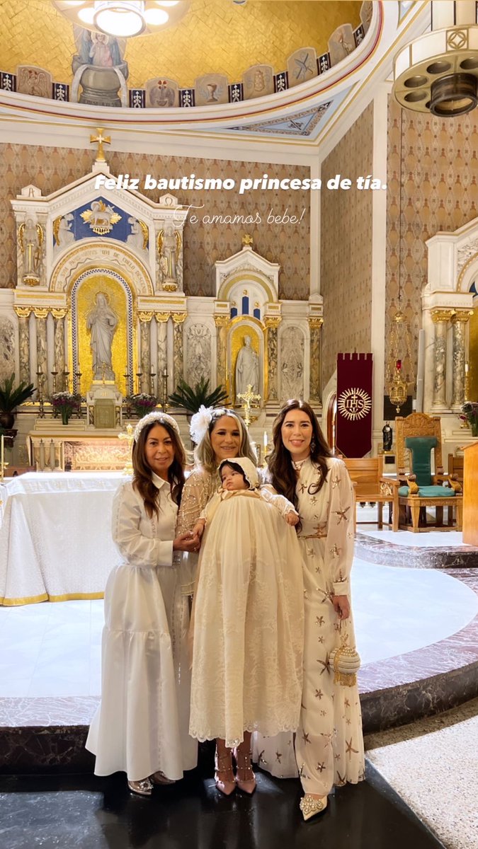 MassielGFdez's tweet photo. Que la bendición de Dios y los frutos del espíritu: amor, alegría, paz, paciencia, amabilidad, bondad, fidelidad, humildad y dominio propio; te acompañen a lo largo de toda tu vida.🙏🏻
Te amamos Victoria Isabel.🌸 https://t.co/zXoHly7lT7