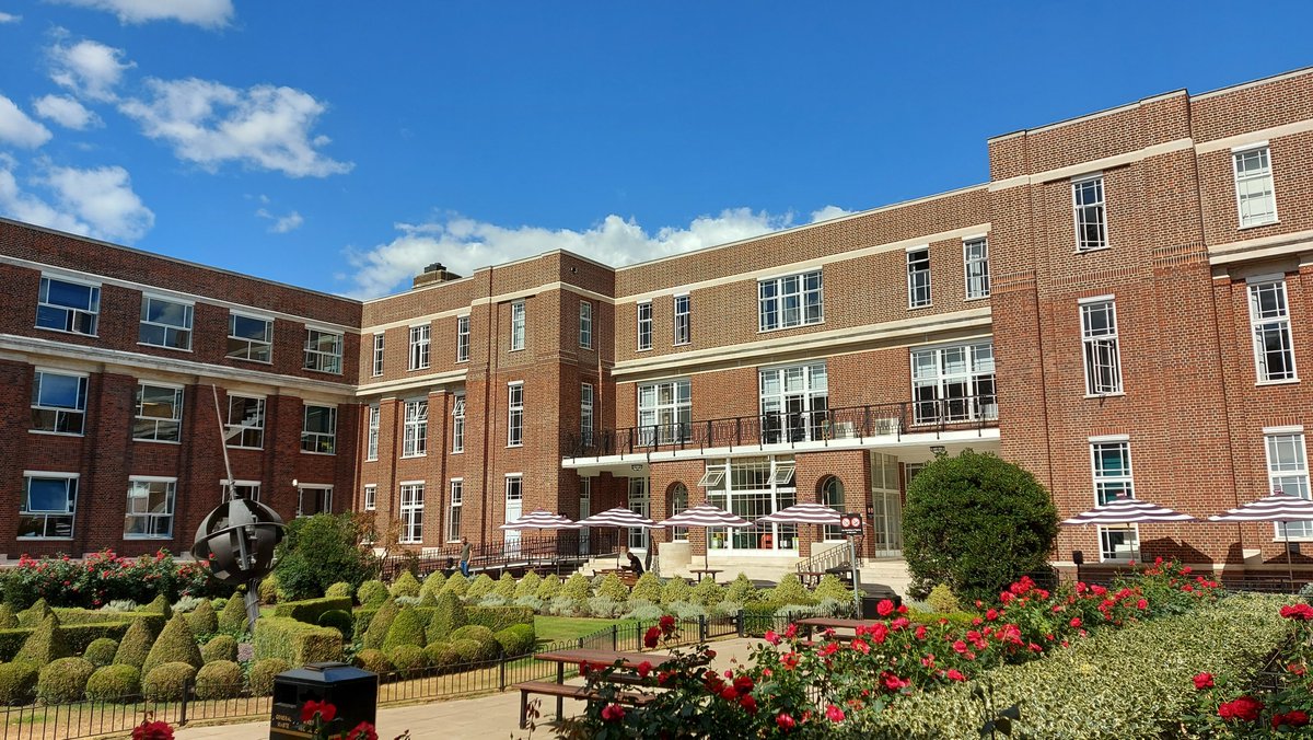 SKOLA English in London tweet media